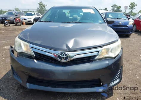 2013 Toyota Camry Le z USA, uszkodzony, nr VIN 4T1BF1FK1DU687649